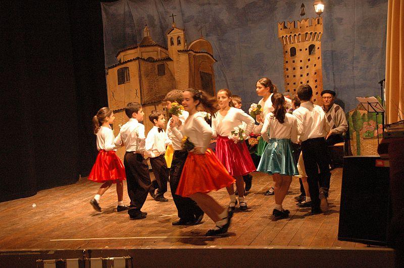 2010-04-17 spettacolo Petritoli (17).jpg